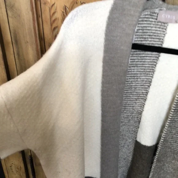 Cyrus Colorblock Cardigan - Picture 4 of 8